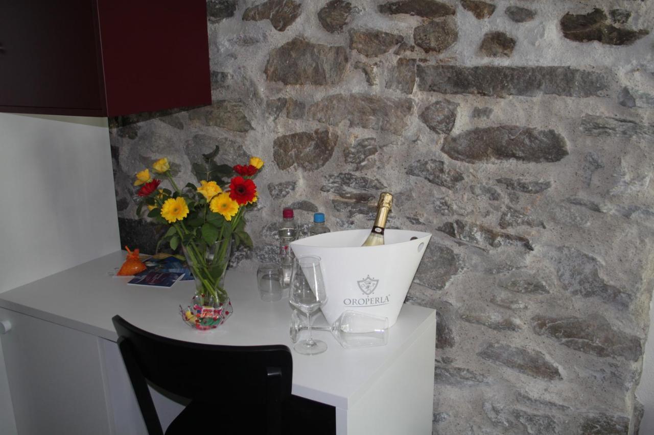 Albergo Porta Verzasca Gordola Exterior foto
